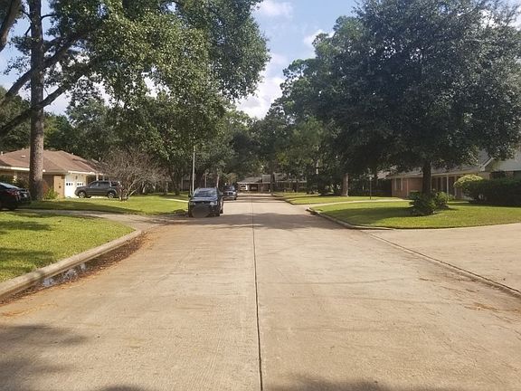 4th image of 10214 Shadow Wood Dr