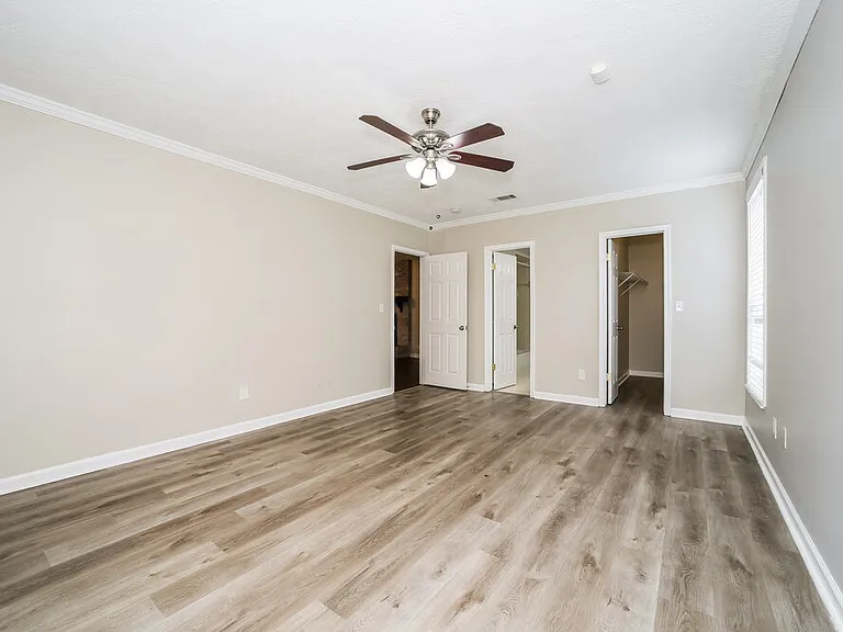 3167 Laurel Grv S — Photo 10