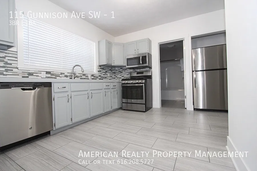 115 Gunnison Ave SW — Photo 4