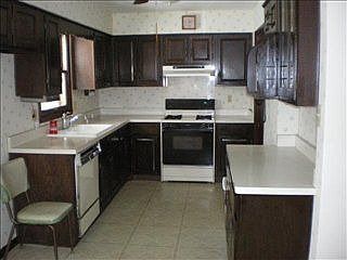 3rd image of 6292 Empress Ln