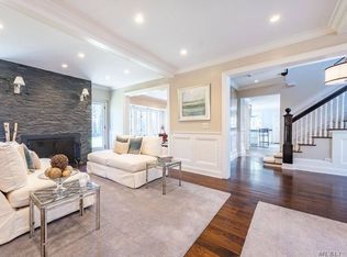 665 Plandome Rd, Manhasset, NY 11030