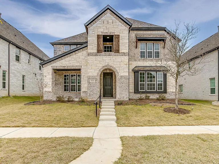 9836 Derbyshire Dr — Photo 1