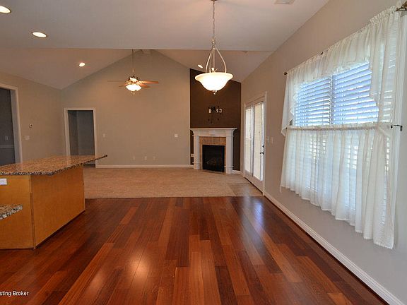 3rd image of 200 Popes Creek Ln