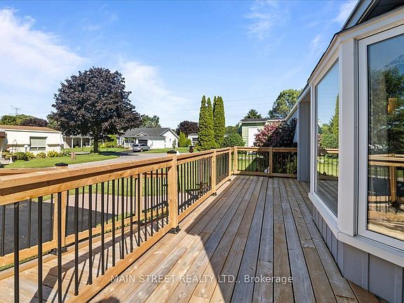 3rd image of 2 Pineridge Cres