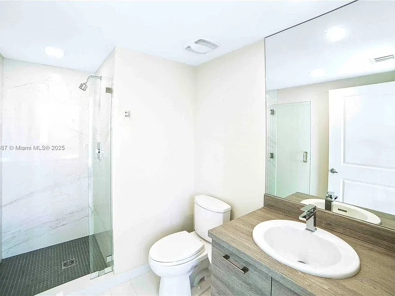 Sunny Isles Blvd — Photo 24