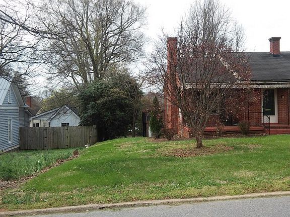 3rd image of 213 W C St