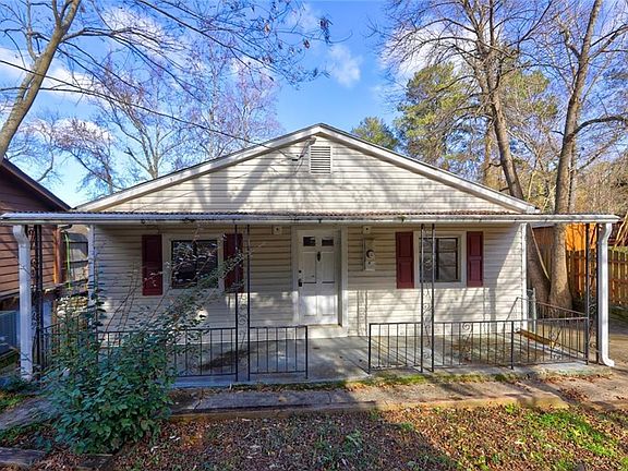 4th image of 8568 Lake Dr