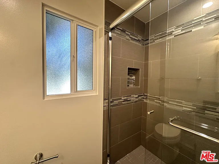 1155 Horn Ave #1 — Photo 8