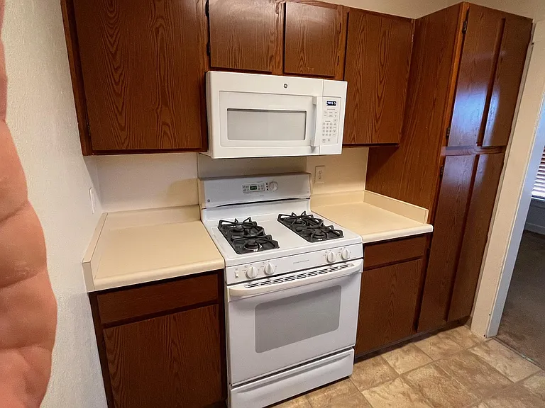512 Monterey Ave #C — Photo 7