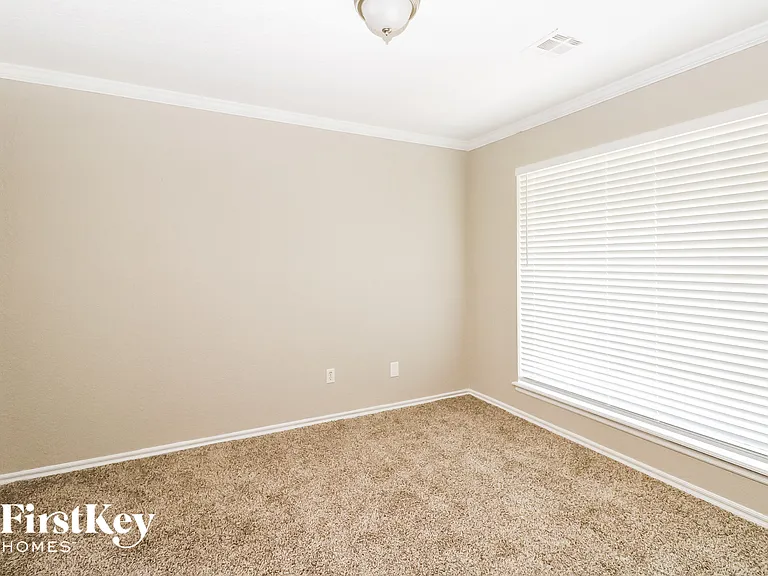 800 Adams Trl — Photo 10