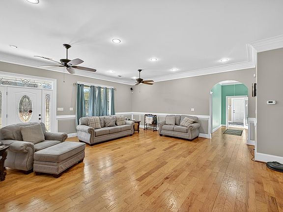 4th image of 859 Clinton Church Rd