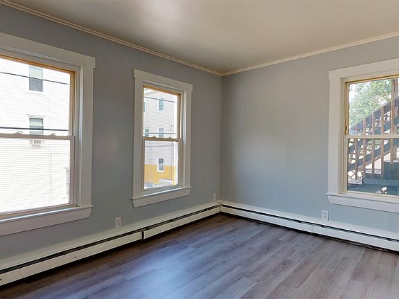 3rd image of 10 Island Ave APT B