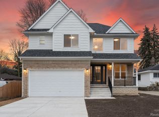 8500 Rhode Dr, Shelby Township, MI 48317