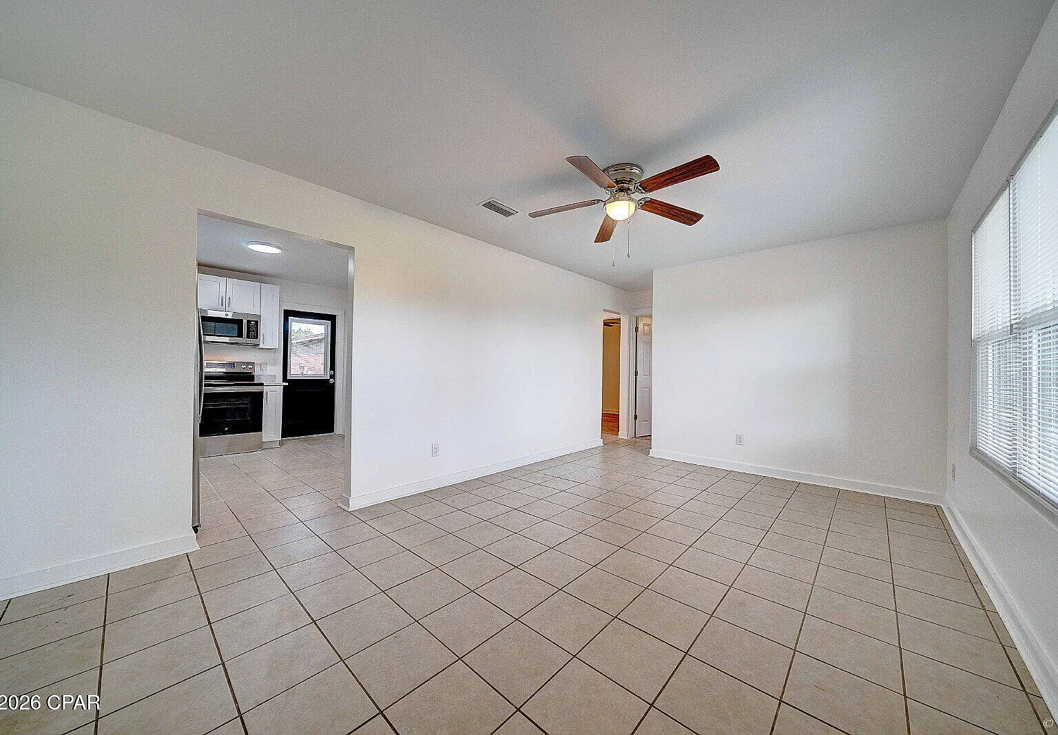 2 bed, 780 sqft, $1,200 — Photo 3