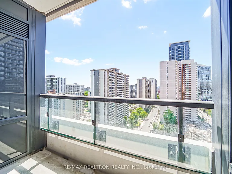 609 Sherbourne St #1711 — Photo 21