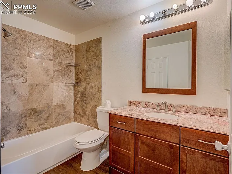 1642 S Idalia Cir #B — Photo 7