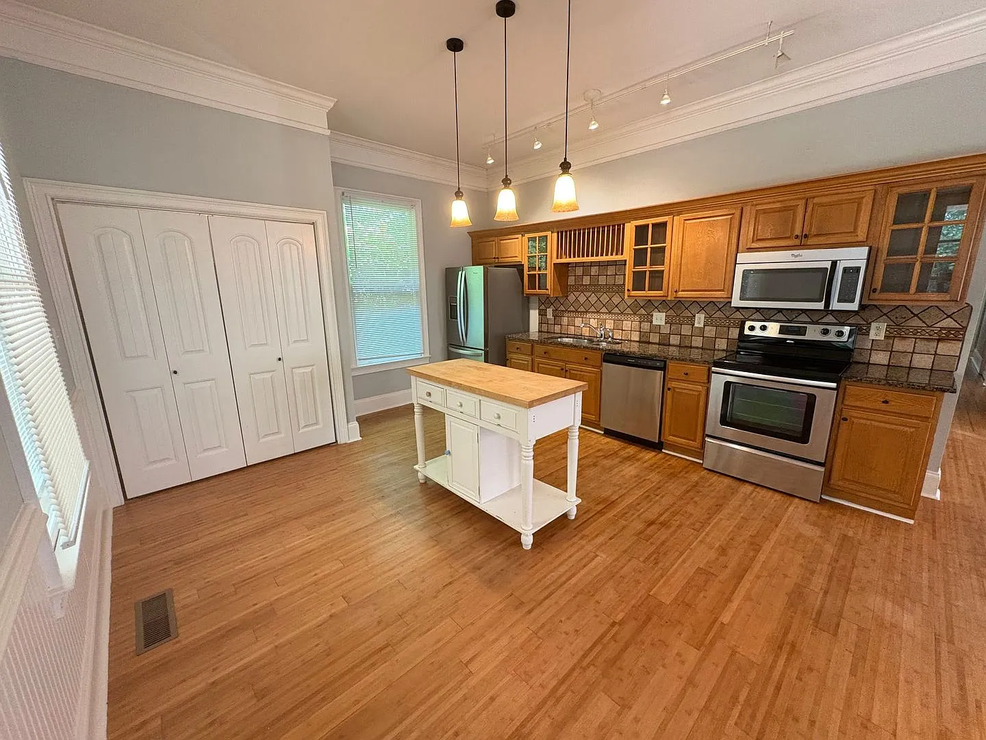 Pre-Leasing For August 9th 2027! — Photo 4