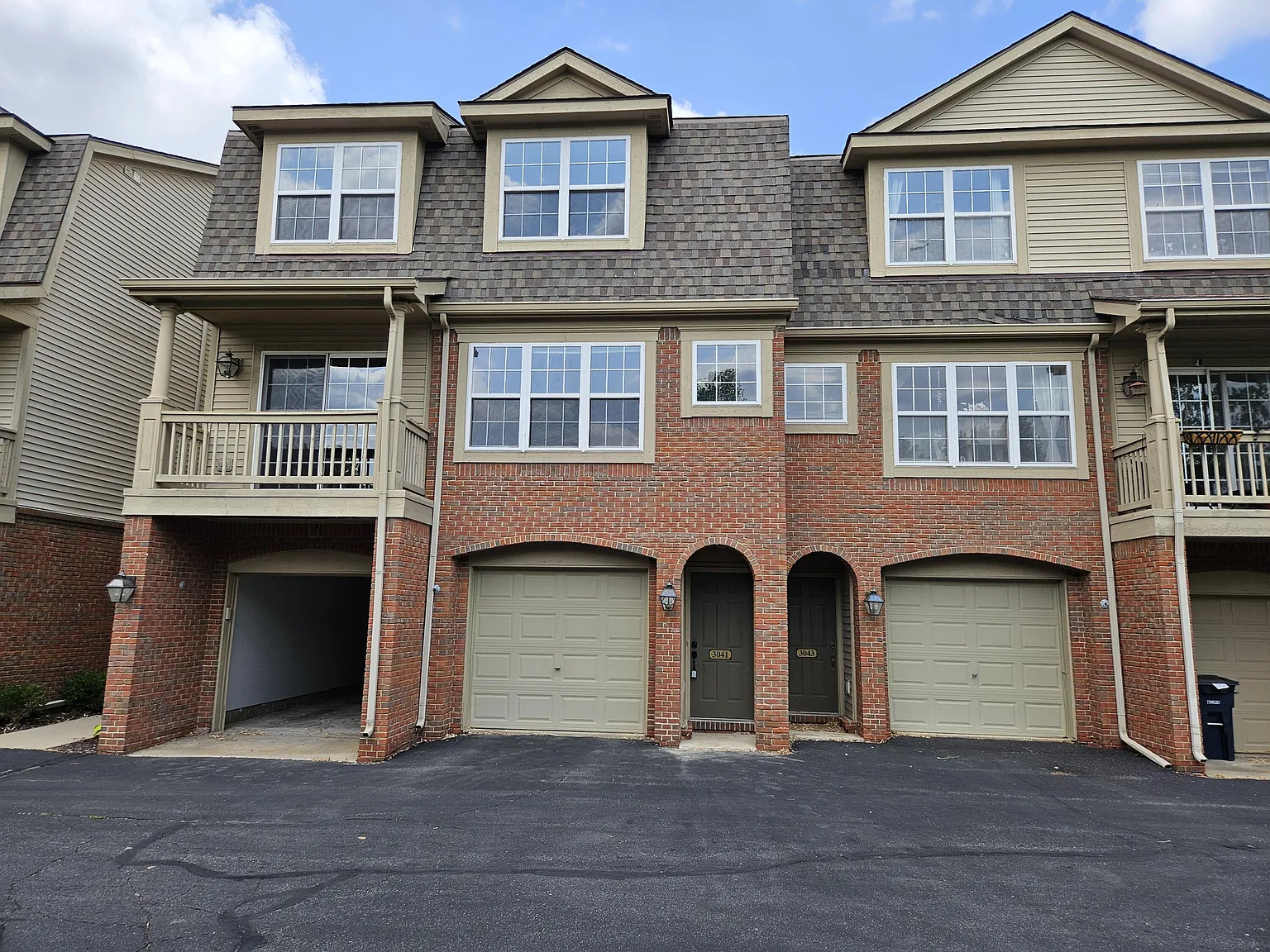 2 bed, 2.5 bath, 1148 sqft, $2,150 — Photo 1
