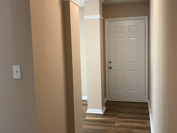 3rd image of 3251 Fresno Ave