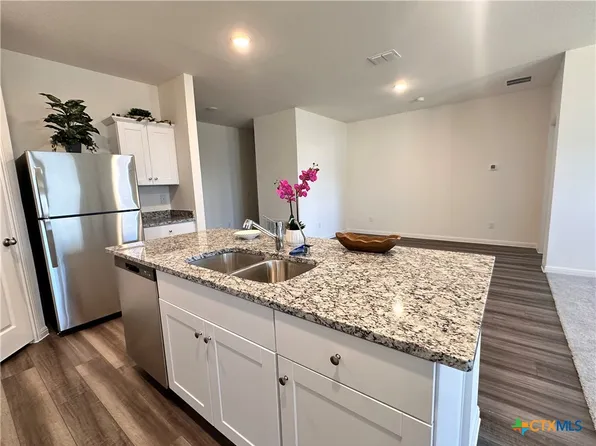 124 Parrigin Cv, San Marcos, TX 78666