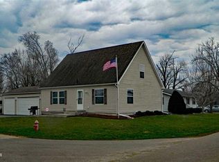 2301 4th St, Fulton, IL 61252