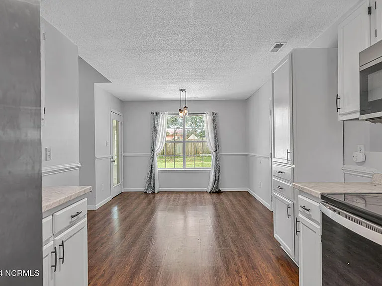 103 Carriage Hills Ct — Photo 12