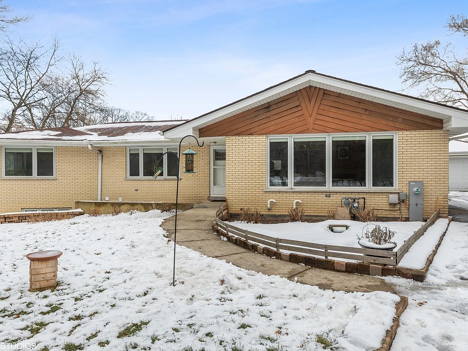 1st image of 43 S Woodland Trl