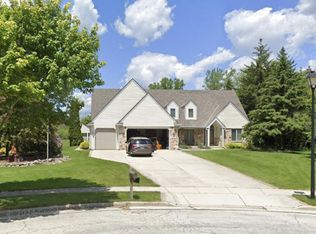 351 Streamside Ct, Grafton, WI 53024