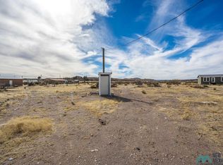 8 Seco Ct, Caballo, NM 87931