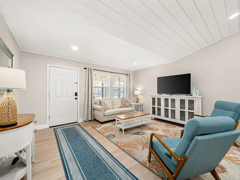 3900 Quarts St — Photo 15