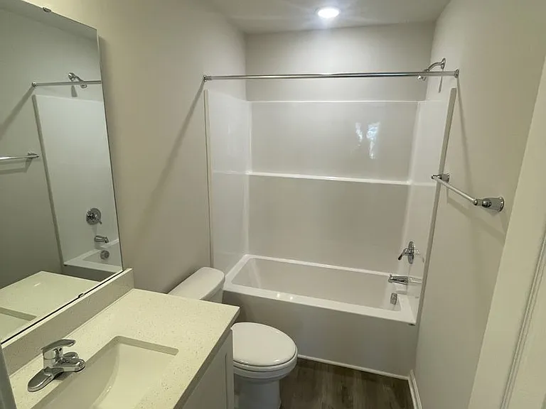 1003 Peony Ln — Photo 12