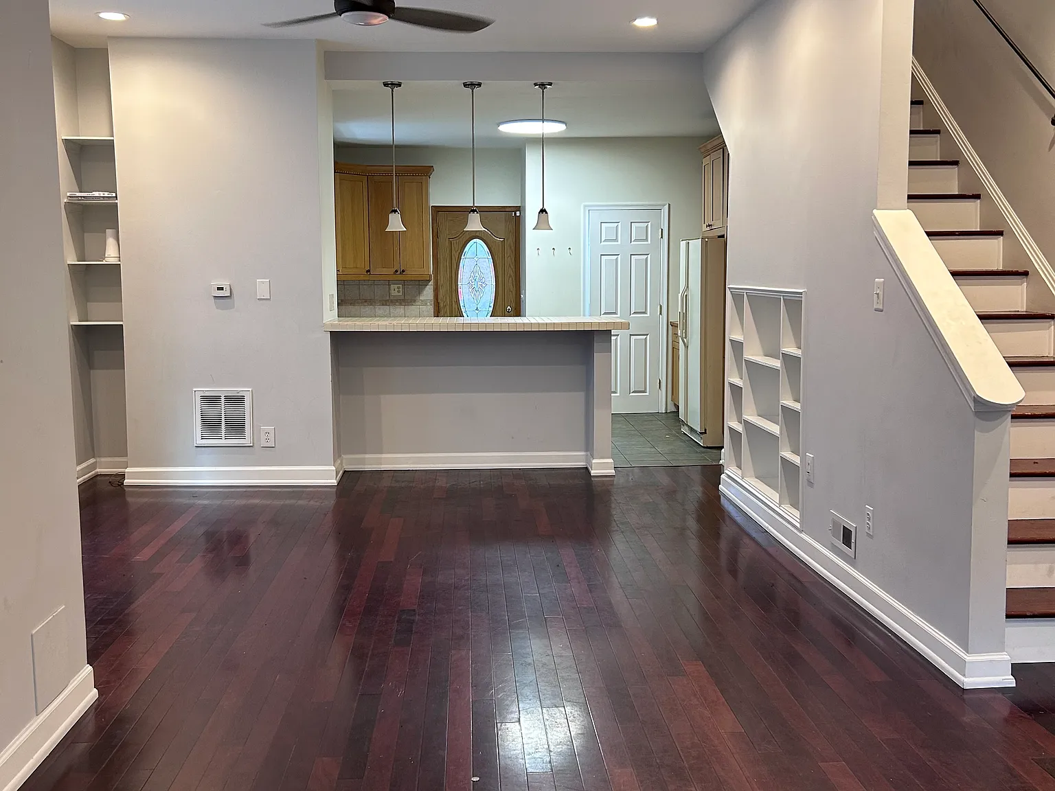 3 bed, 1.5 bath, 1484 sqft, $3,600 — Photo 2