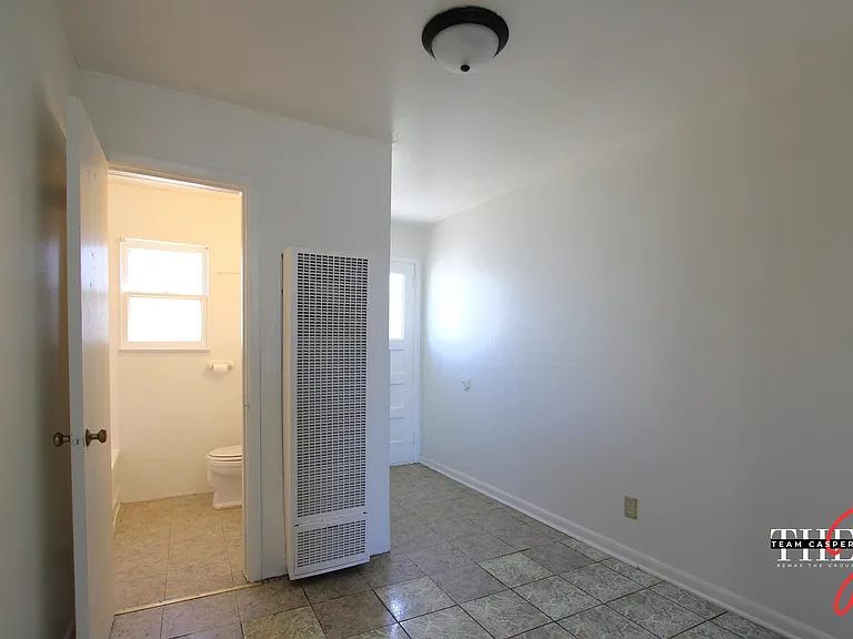 1011 E B St #1 — Photo 6