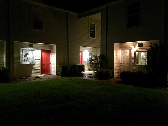 3rd image of 1519 N Leverett Ave APT 25