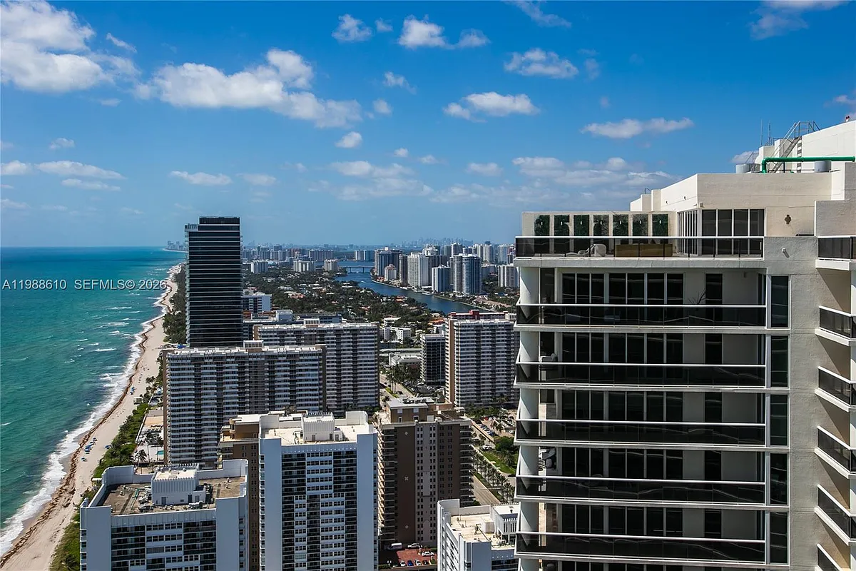 Building Photo - 1830 S Ocean Dr #4504