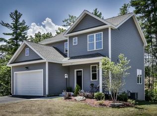 14 Redwood Way, Manchester, NH 03102