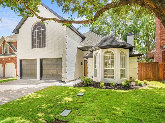 3rd image of 304 Riverwalk Ln
