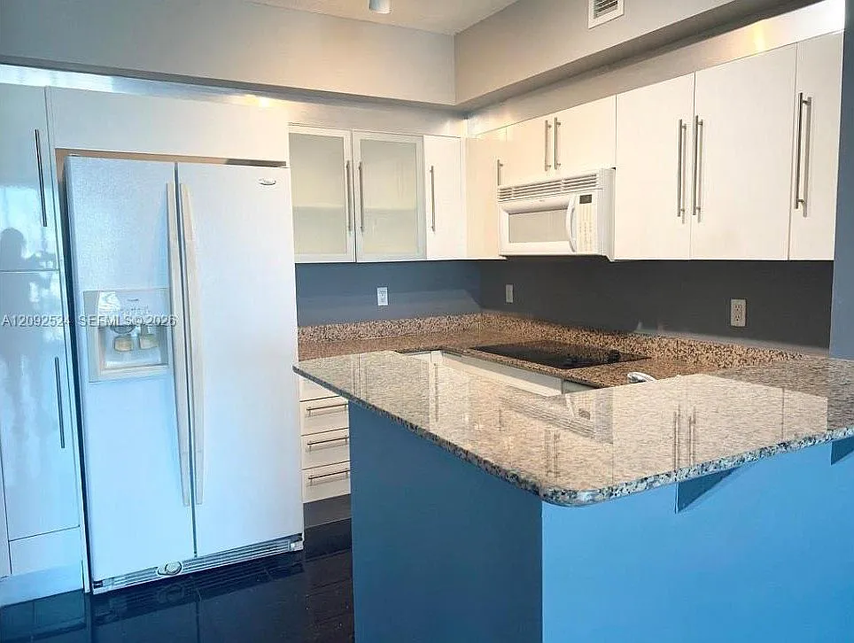 2 bed, 2.0 bath, 1105 sqft, $3,375 — Photo 4