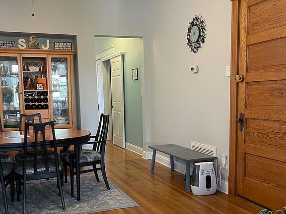 5th image of 1845 W Berteau Ave #2