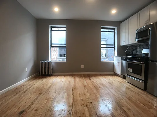 Rented by Bohemia Realty Group | media 19