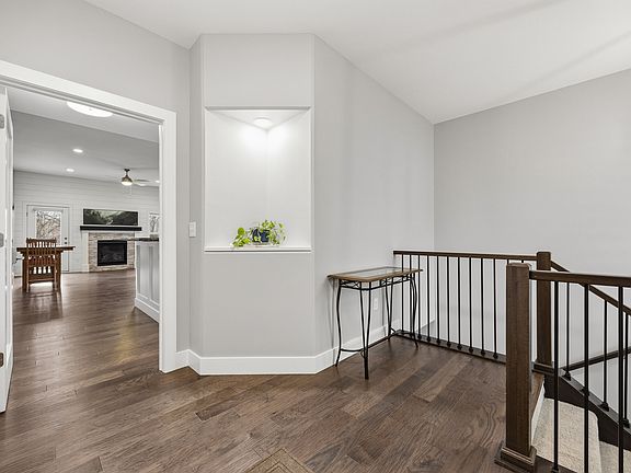 4th image of 24 Holiday Ridge Ln