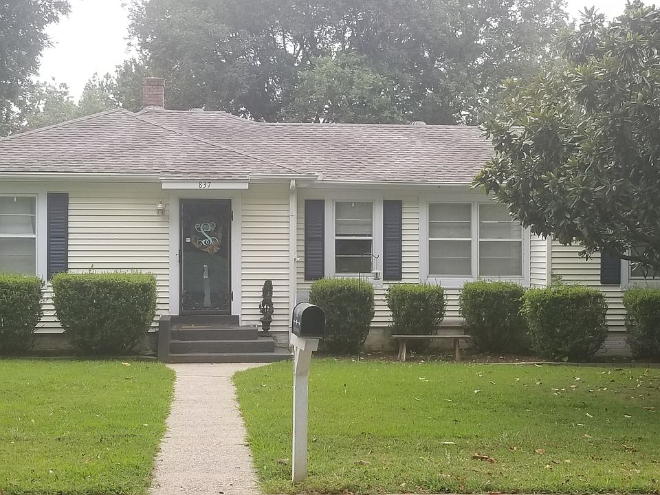 1st image of 837 McArthur St