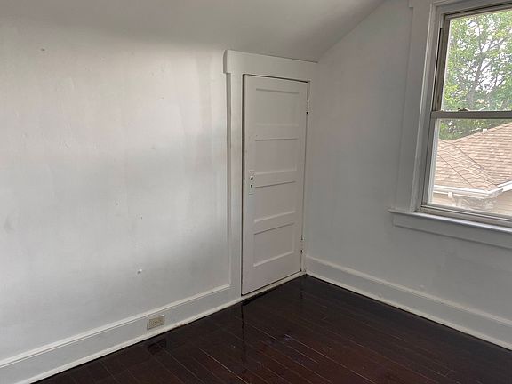 2nd image of 457 Nelson Ave Floor 2