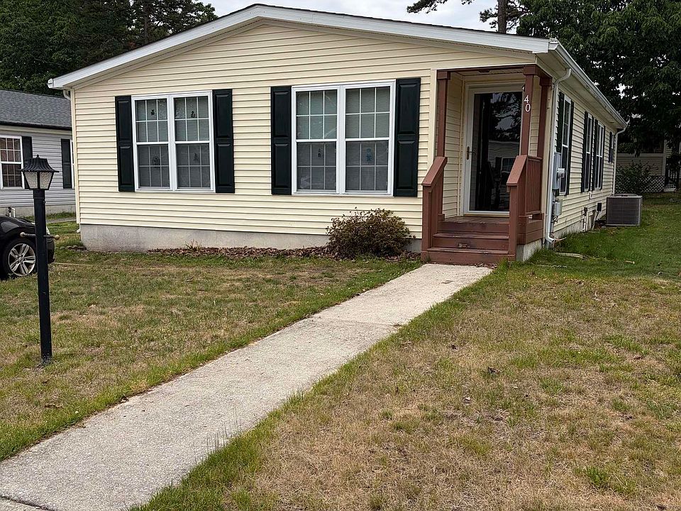 1st image of 40 Dogwood Ln
