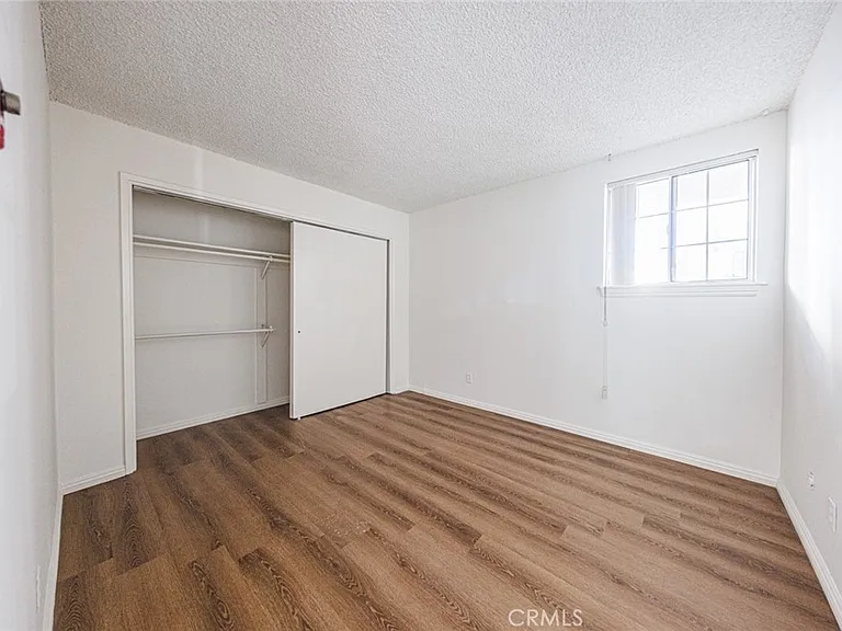 810 E Grand Ave — Photo 21