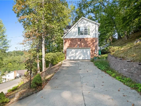 208 Teays Meadows Rd, Scott Depot, WV 25560