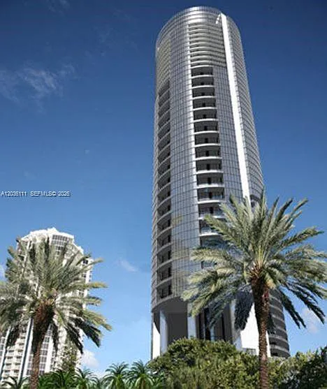 18555 Collins Avenue Cond — Photo 1