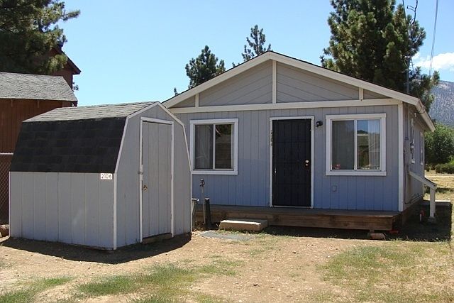 1st image of 2106 7th Ln