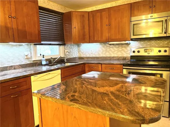 15 Magnum Ct APT 14, Smithfield, RI 02917