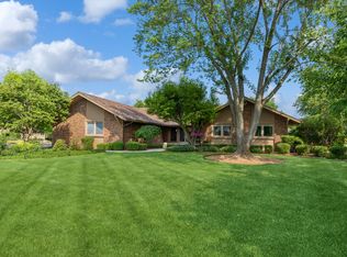 8 Harvard Ln, Hawthorn Woods, IL 60047